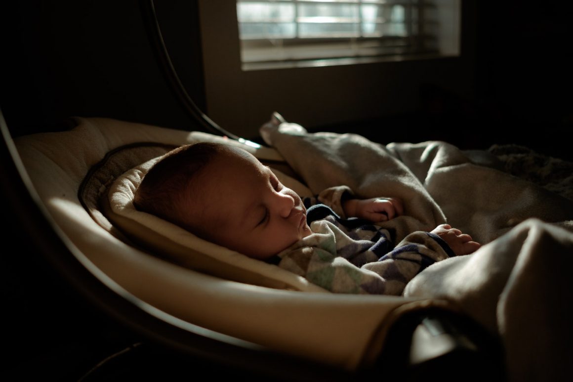 À quel point un matelas de lit d'enfant doit-il être ferme ou dur ? – Mon matelas pour bébé est-il trop ferme ? (Ce qu'il fait faire) 